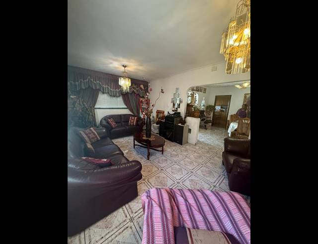 4 BEDROOM HOUSE FOR SALE IN UMHLATUZANA